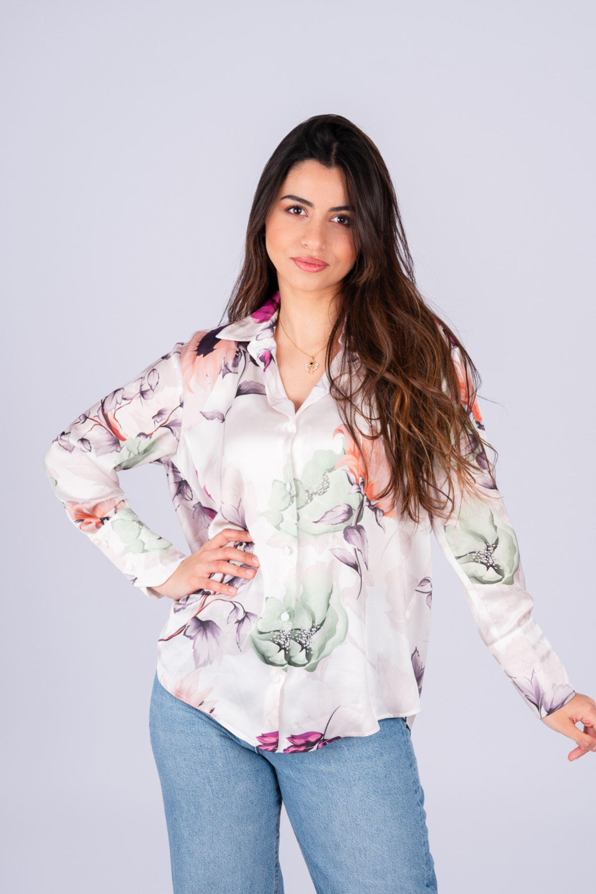 Chemise à fleur en satin