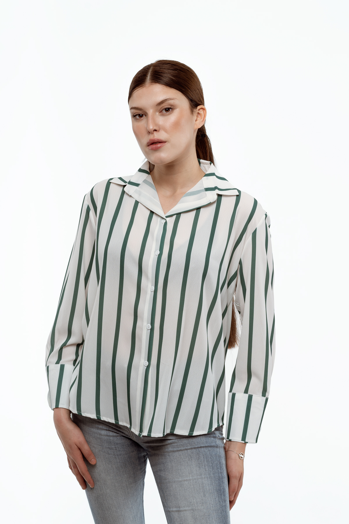 Chemise verte à rayures