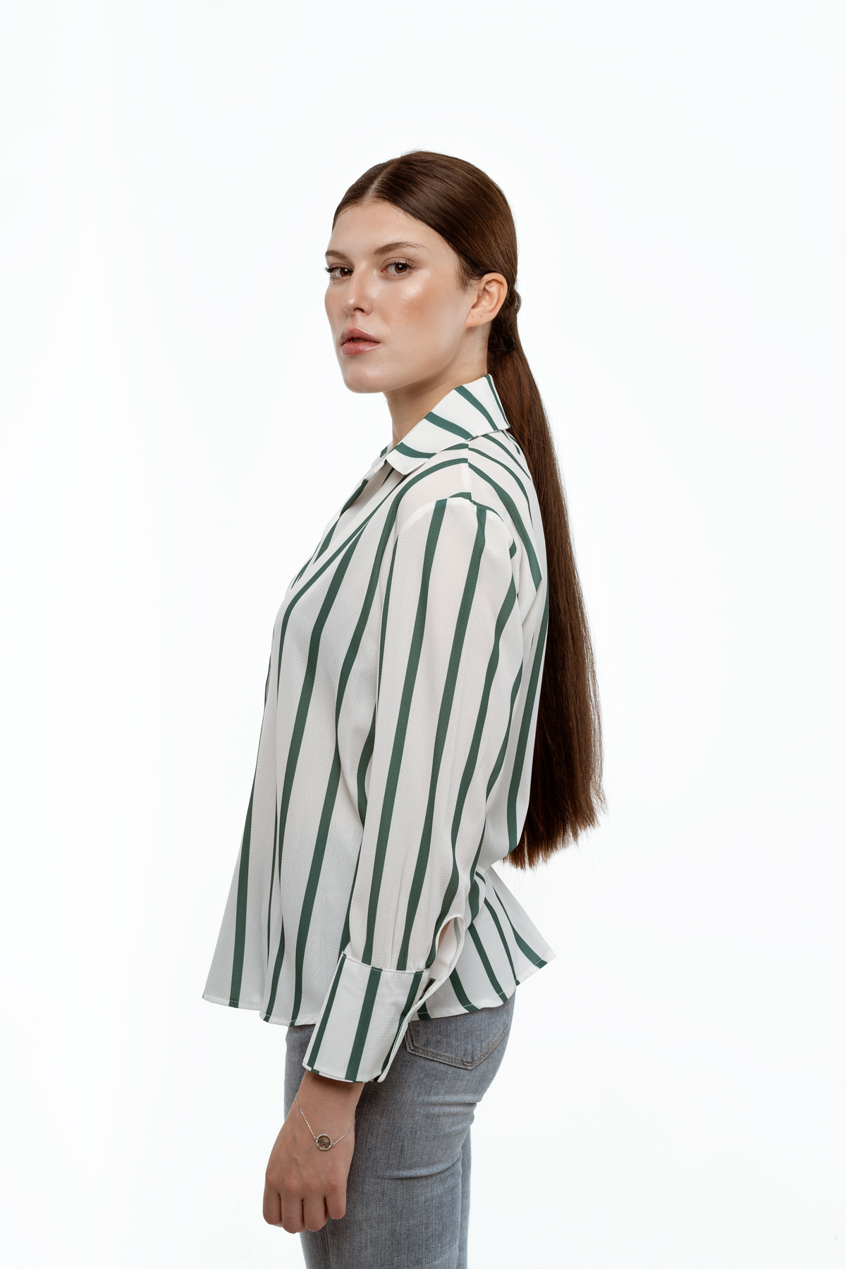 Chemise verte à rayures